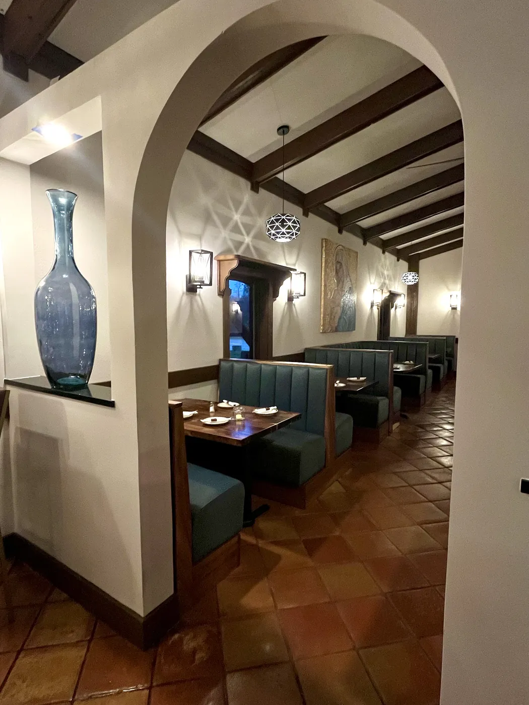 Archway and booths inside El Molino